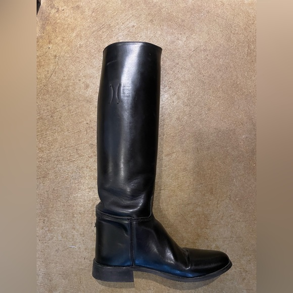 A little too small for me! - Picture 3 of 7